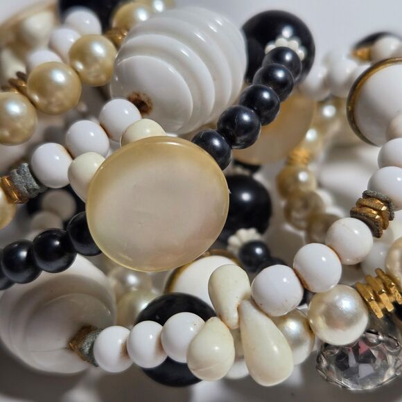 VTG Style Black White Gold Tone Pearl Beaded Memory Wire Coil Bracelet Eclectic - Picture 8 of 10